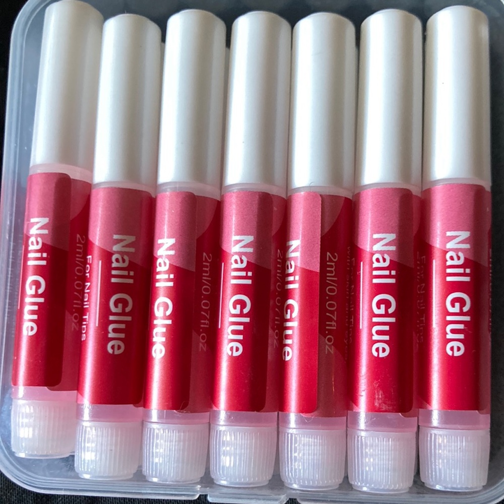 (1 nail glue